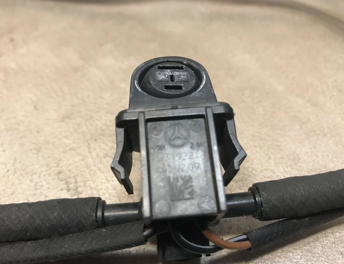 MERCEDES-BENZ E-Class W212/S212/C207/A207 (2009-2016) Headlight Washer Nozzle Pipe A2078600392 14062958