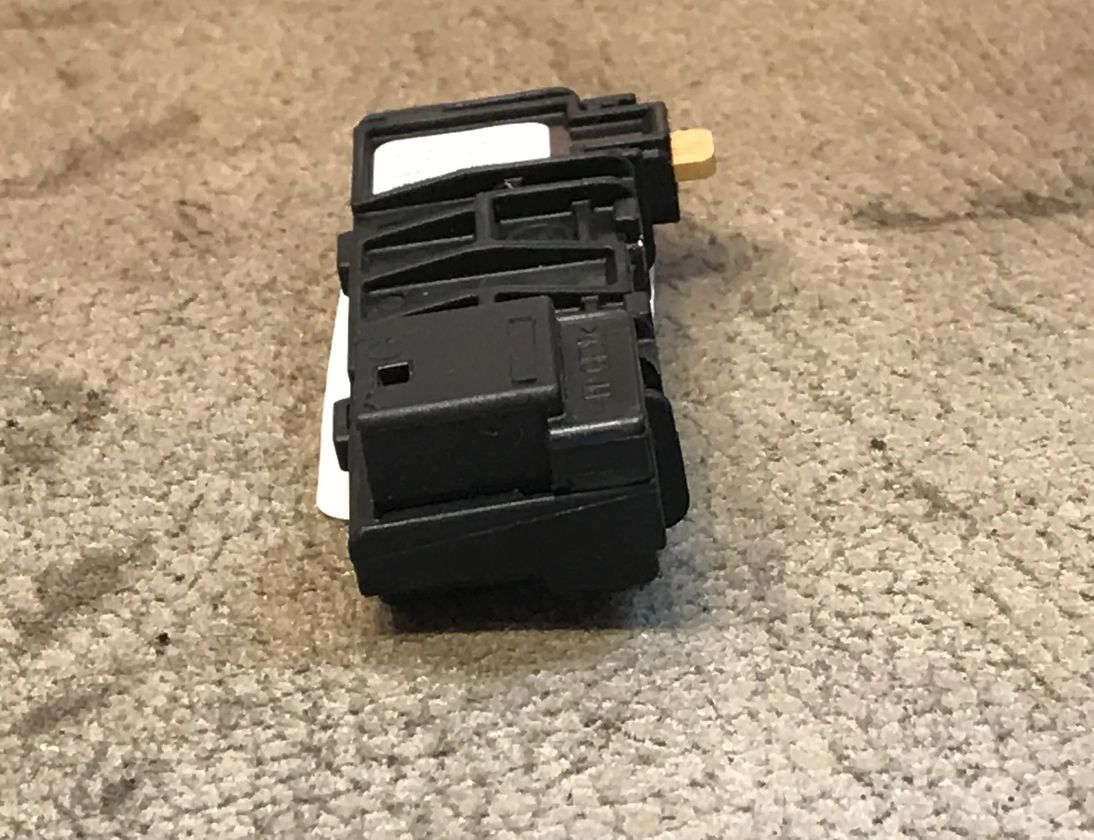 MERCEDES-BENZ C-Class W204/S204/C204 (2004-2015) Senzor vonkajšej teploty A2048210851 14384697