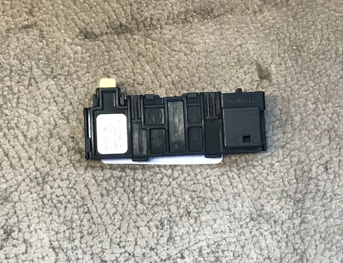 MERCEDES-BENZ C-Class W204/S204/C204 (2004-2015) Senzor vonkajšej teploty A2048210851 14384697