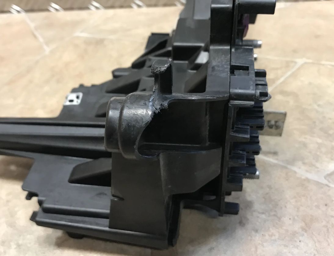 MERCEDES-BENZ C-Class W205/S205/C205 (2014-2023) Fuse box DBPD924 21414986