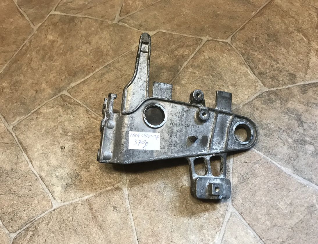 MERCEDES-BENZ C-Class W204/S204/C204 (2004-2015) Держатель воздушного фильтра A6510902241 21835126