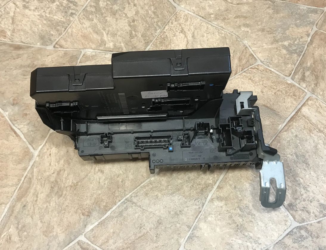 MERCEDES-BENZ E-Class W212/S212/C207/A207 (2009-2016) Poistková skrinka 2129001506 23124803