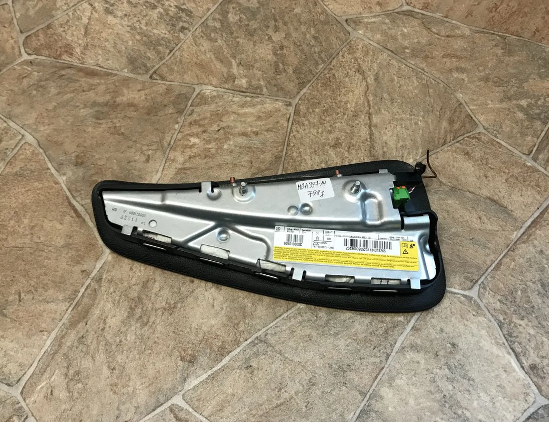 MERCEDES-BENZ C-Class W204/S204/C204 (2004-2015) Pravé predné sedadlo Airbag SRS 2048600205 23235574