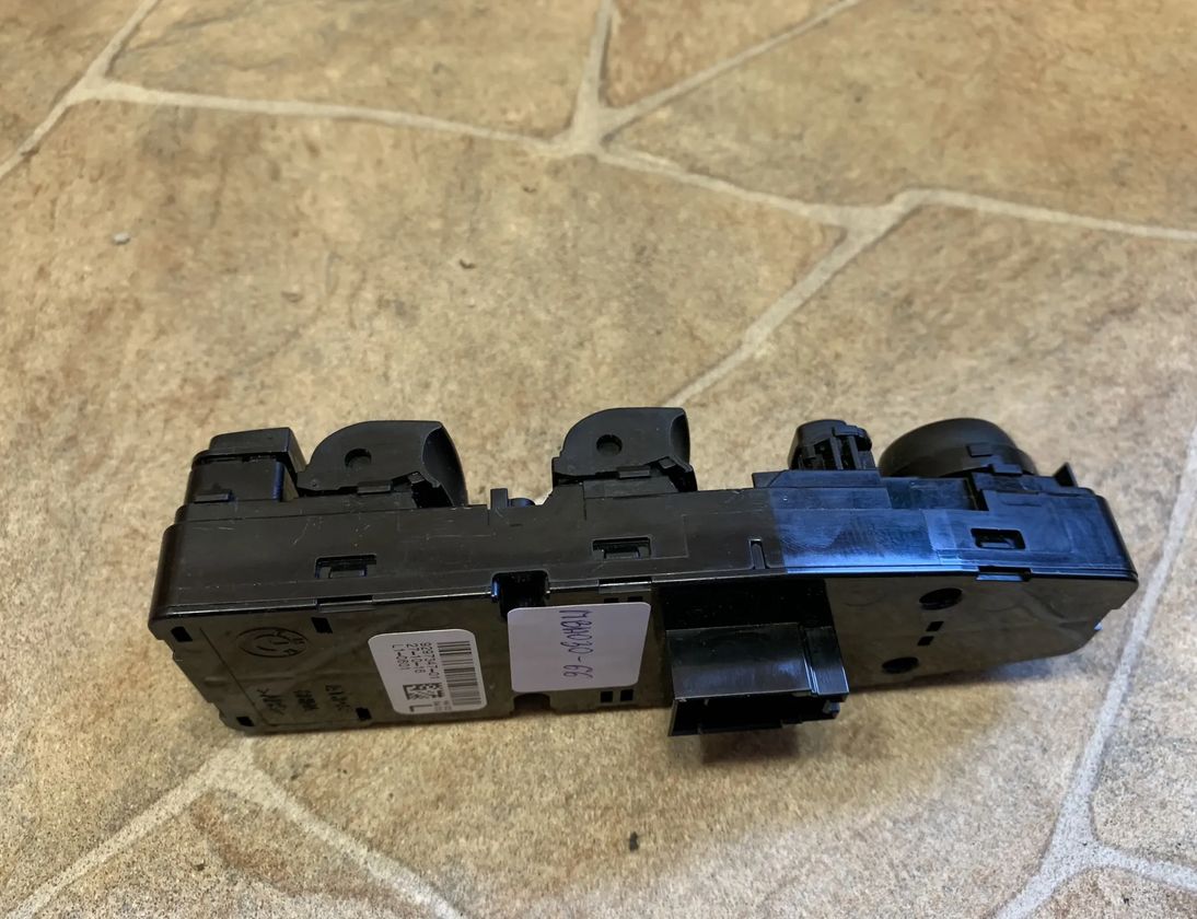 BMW X5 F15 (2013-2018) Кнопка стеклоподъемника передней левой двери 9297347 24615769