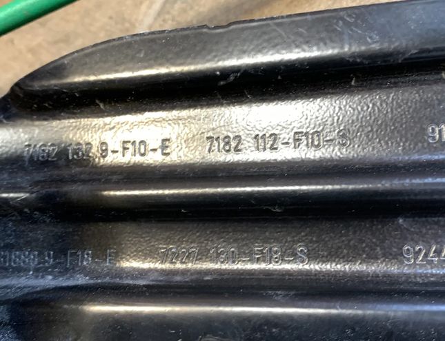 BMW 5 Series F10/F11 (2009-2017) Regulátor okna ľavých predných dverí 7182112 30090860