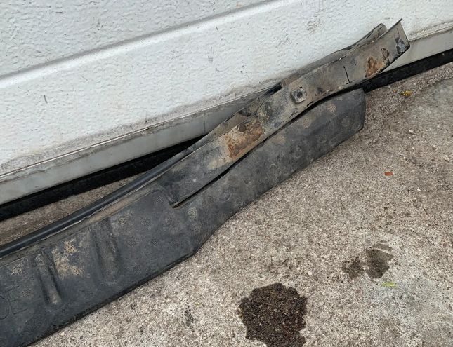 BMW 5 Series Gran Turismo F07 (2010-2017) Pena na predný nárazník 7200744 30608135