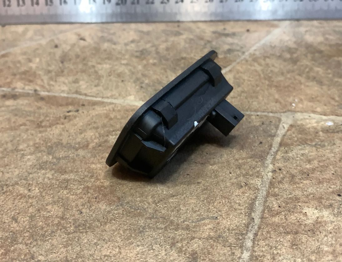 MERCEDES-BENZ M-Class W166 (2011-2015) Otvorené prepínače zadného krytu 2128210651 31195741