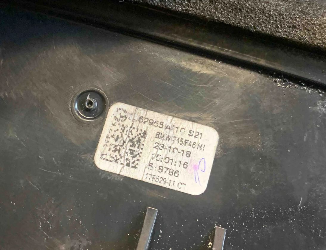 BMW 2 Series Grand Tourer F46 (2018-2023) Otvory na vetranie na prístrojovej doske 9262955,518786 32599984