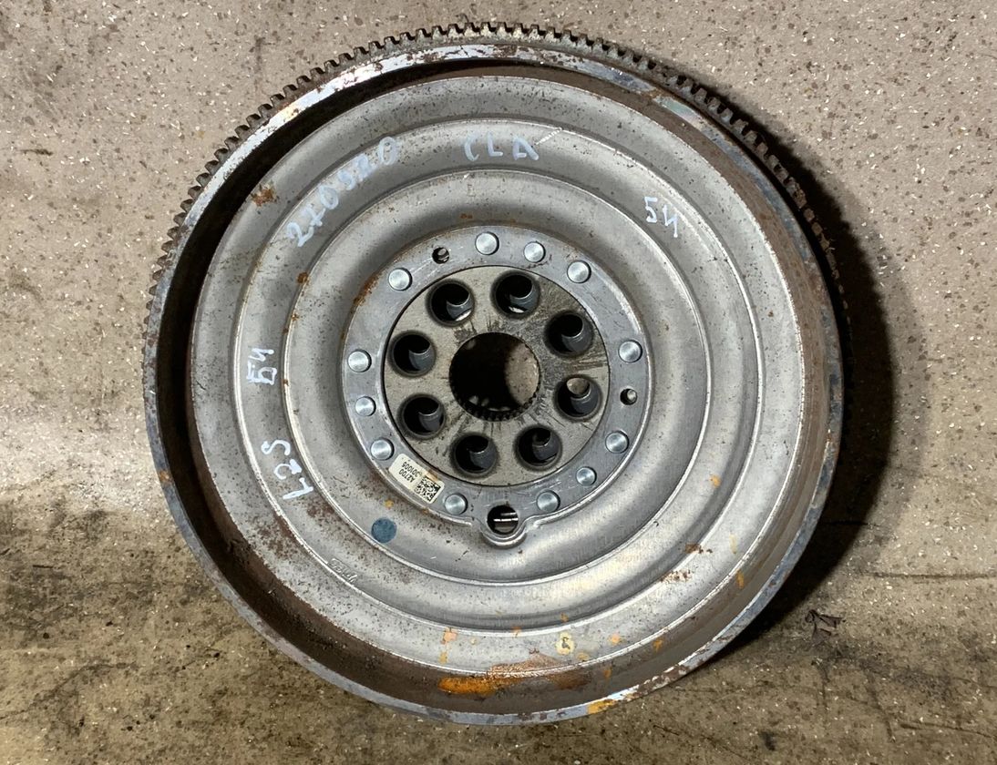 MERCEDES-BENZ CLA-Class C117 (2013-2016) Setrvačník A2700301005 32782377