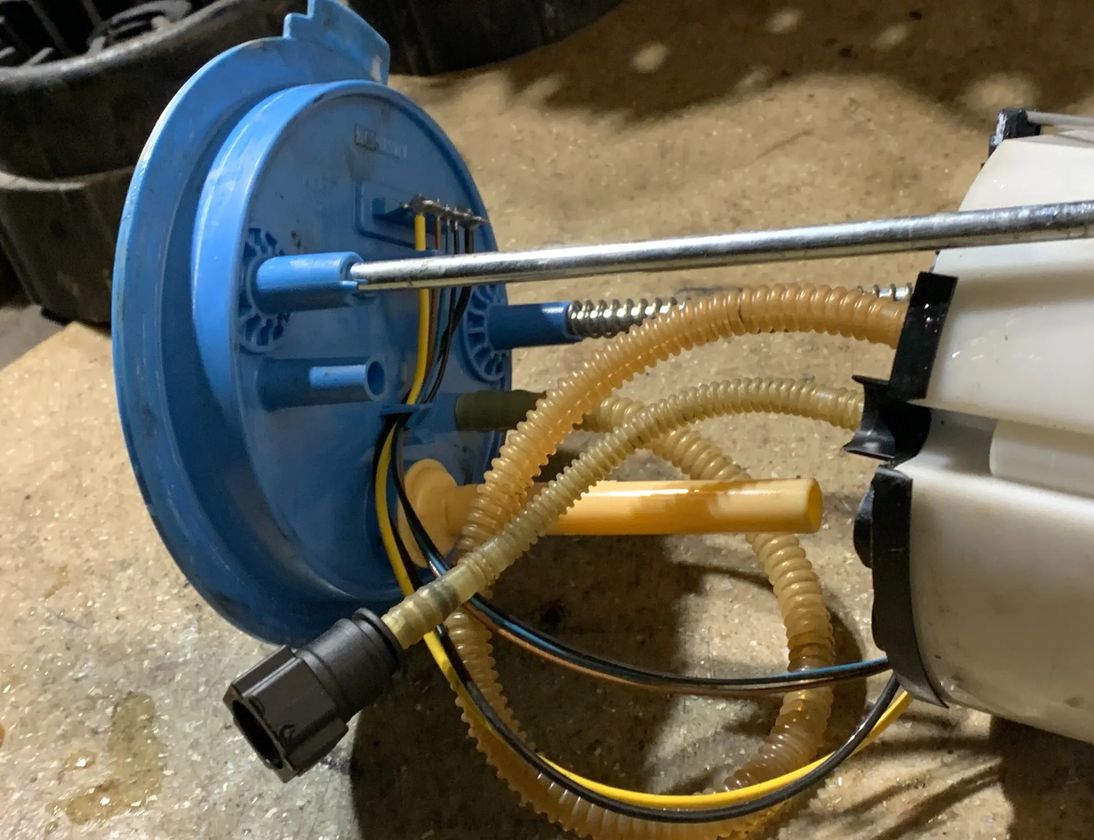 AUDI TT 8J (2006-2014) V nádrži palivové čerpadlo 1K0919051CN 32803995