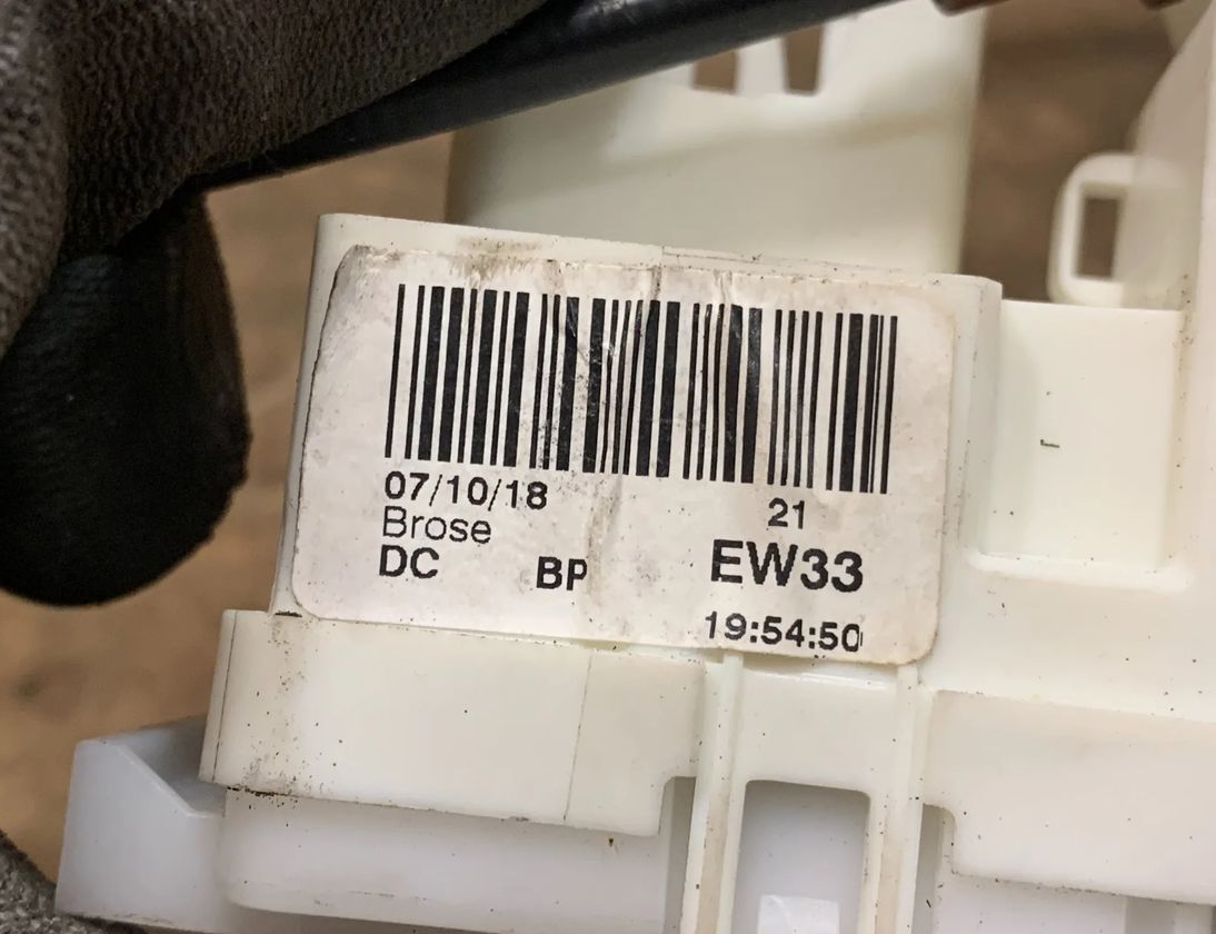 MERCEDES-BENZ M-Class W164 (2005-2011) Замок передней левой двери A1697202735 33045906