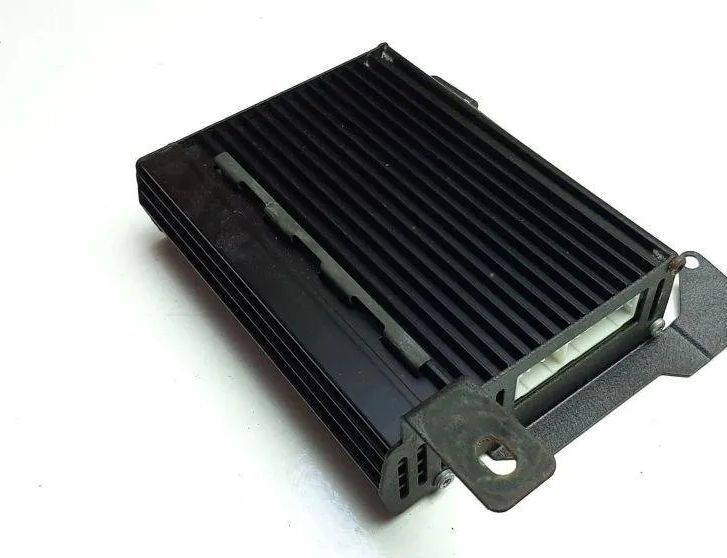 CHRYSLER Sebring 2 generation (2001-2007) Zosilňovač zvuku P04760897AC 31911017