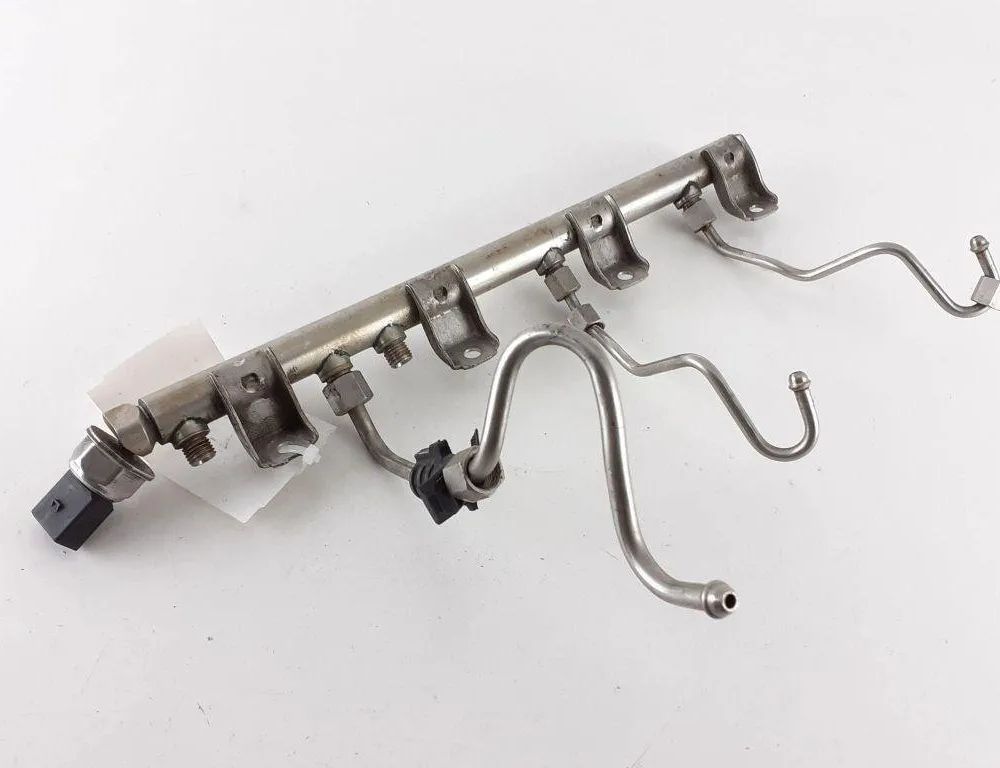 BMW 3 Series E90/E91/E92/E93 (2004-2013) Palivová lišta 7537319 31916019