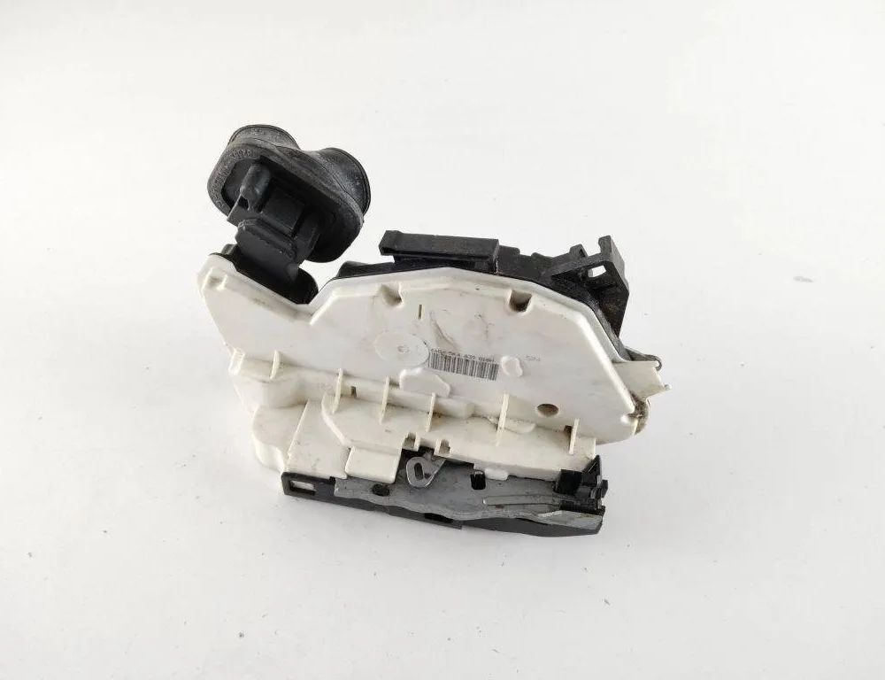 VOLKSWAGEN Variant VII TDI (2014-2024) Zámok pravých zadných dverí 5K4839016H 31917447