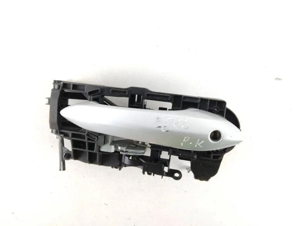 BMW 5 Series F10/F11 (2009-2017) Ľavá posuvná dvere vonkajšia kľučka X1717564312 31922112