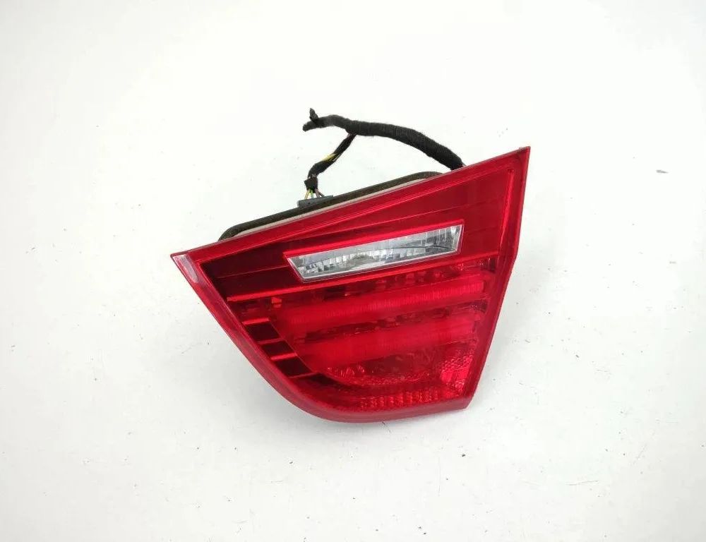 BMW 3 Series E90/E91/E92/E93 (2004-2013) Pravé zadné svetlo na kufri 4871734 31931041