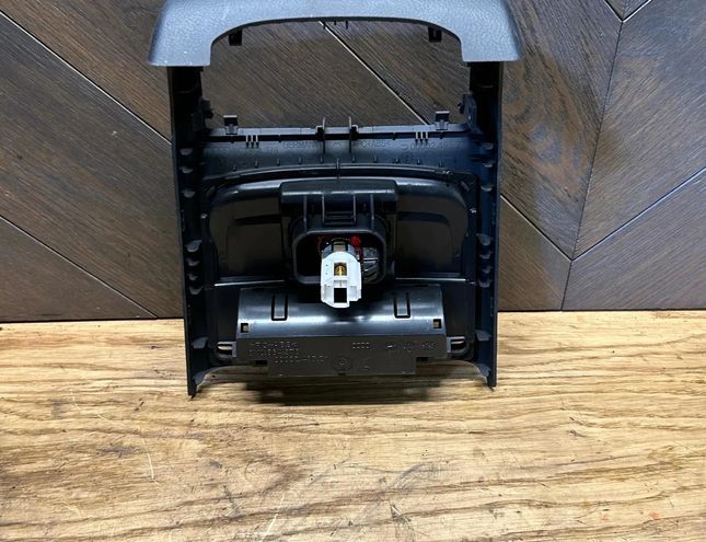 AUDI A4 B8/8K (2011-2016) 12 V гнездо 8K0864261 28576400