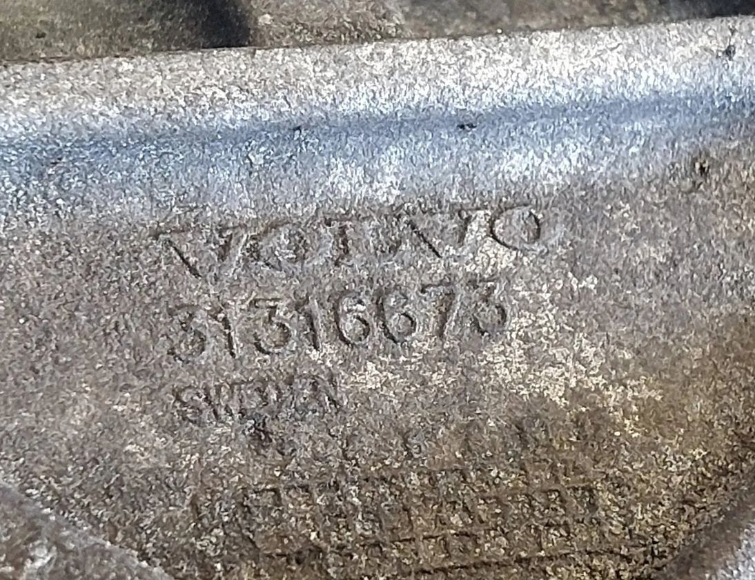 VOLVO V60 1 generation (2010-2020) Alternator bracket 31316673 28580577