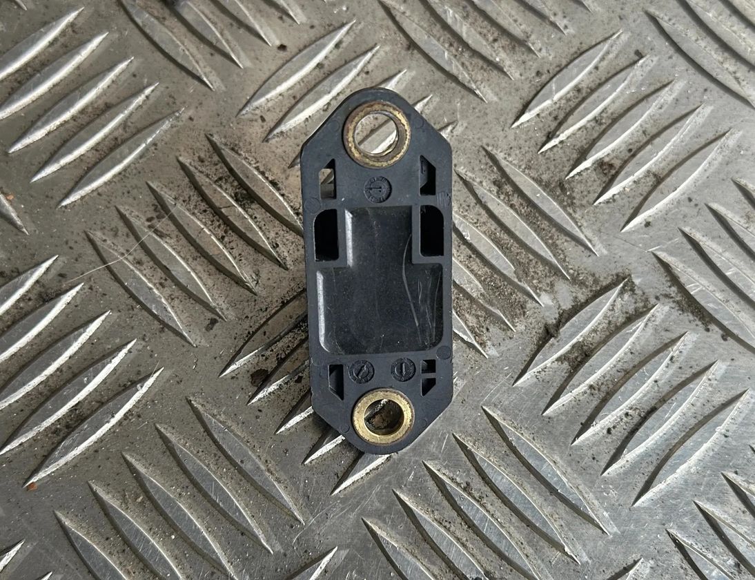 VOLKSWAGEN Scirocco 3 generation (2008-2020) Боковой датчик удара правый 3C0907651 28582944