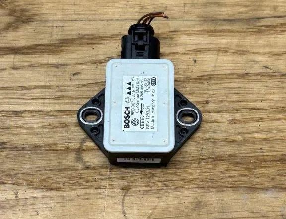 AUDI A5 Sportback 8T (2009-2011) Датчик ускорения 8R0907637B,0265005853 31631639