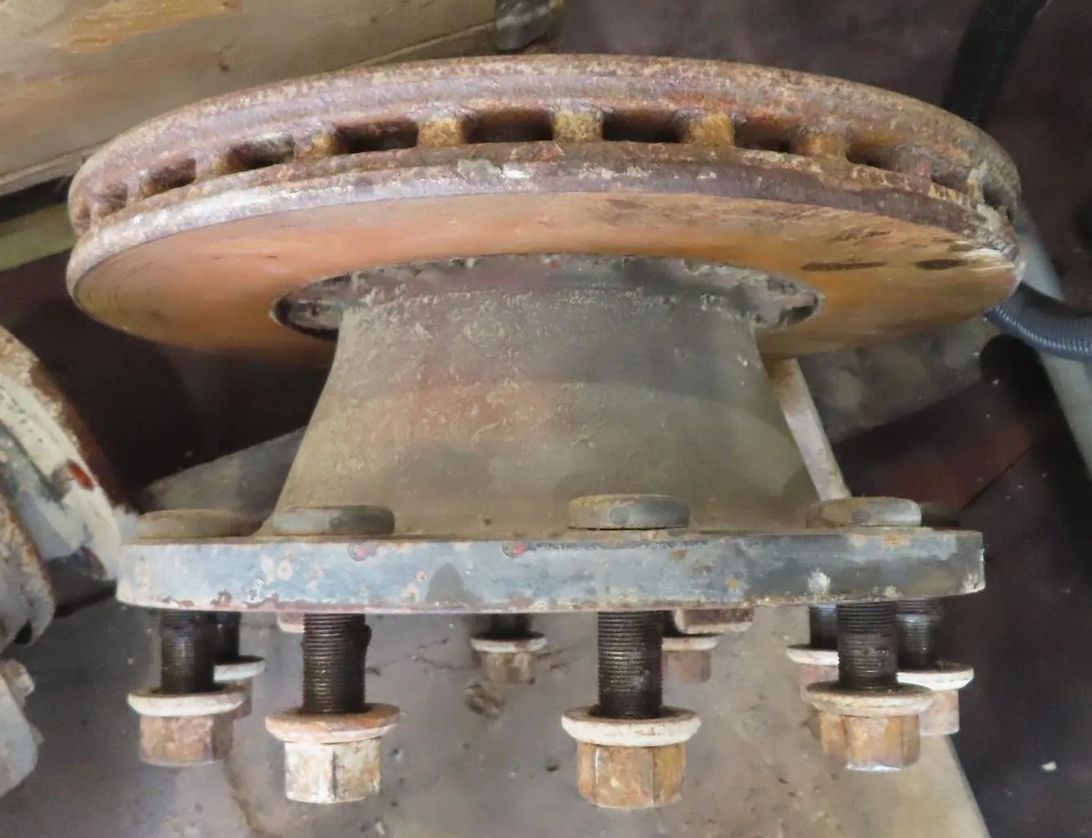 DAF XF (2012-present) 2 generation (2013-2020) Rear Left Wheel Hub Spindle 29863785