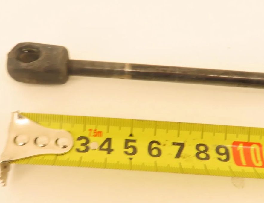 MAN TGX (2007-present) C218/X218 (2011-2017) Ľavý predný kapotový vzperač 81.97006-0040 30664469