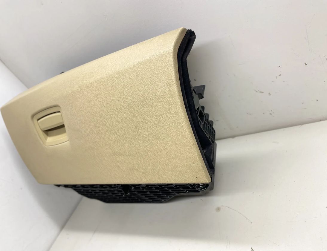 BMW 5 Series F10/F11 (2009-2017) Rukavice Box 9173907 31210725