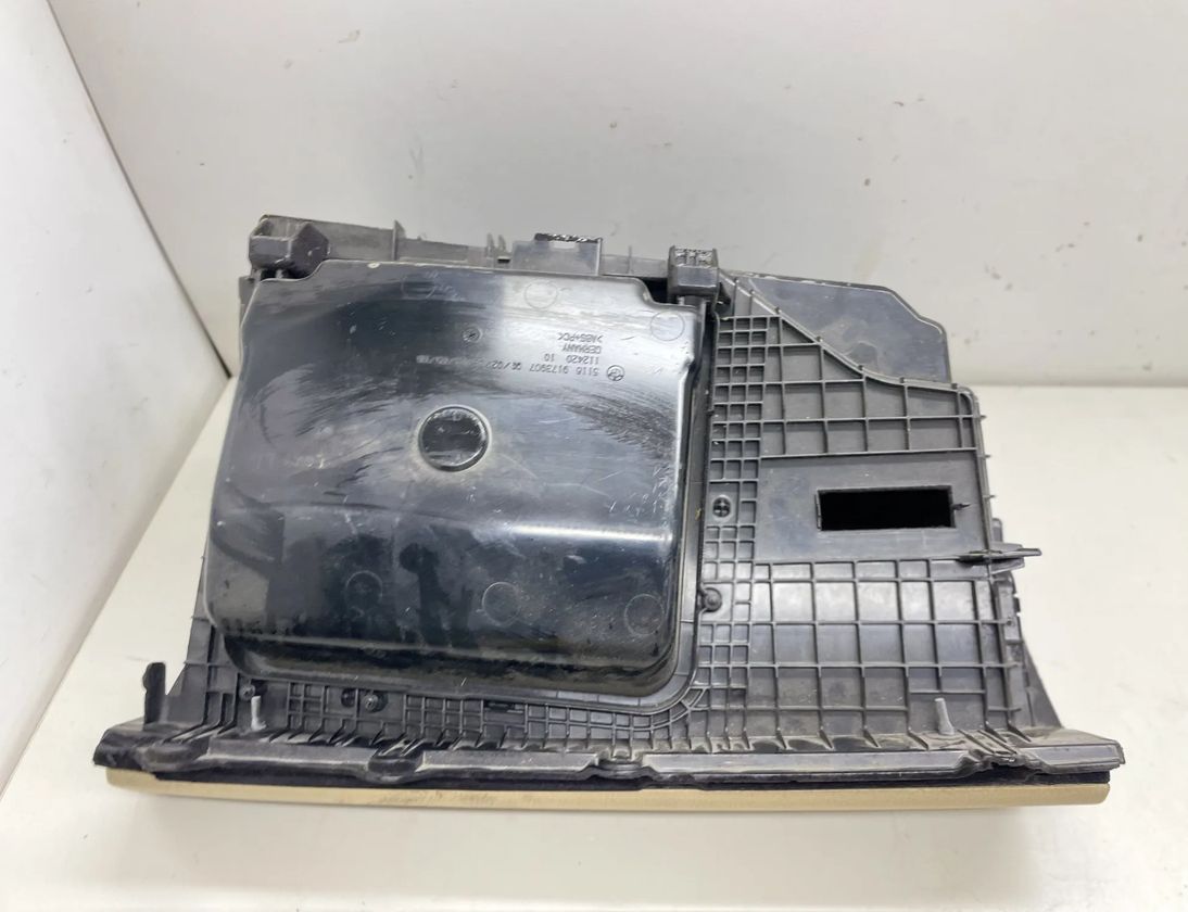 BMW 5 Series F10/F11 (2009-2017) Rukavice Box 9173907 31210725