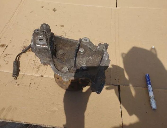 BMW 1 Series E81/E82/E87/E88 (2004-2013) Front Left Wheel Hub 3121676444403,12201210 21037187