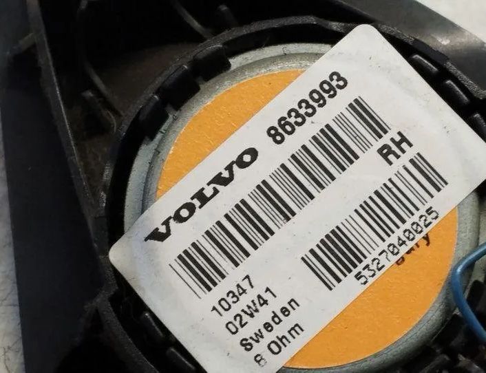 VOLVO V70 2 generation (2000-2008) Pravý zadný dverový reproduktor 8633993 21038500