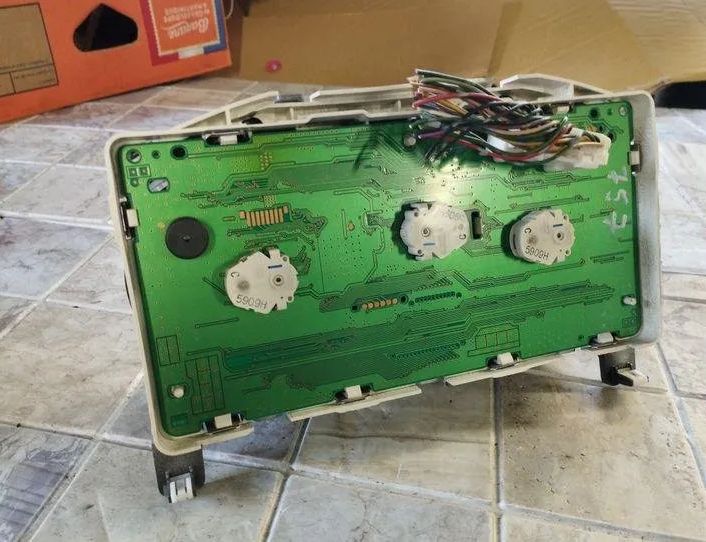 NISSAN Note 1 generation (2005-2014) Rýchlosťomer 9U30D 21039016