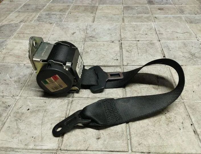 BMW 1 Series E81/E82/E87/E88 (2004-2013) Ľavý zadný bezpečnostný pás 607051100Z 21040562