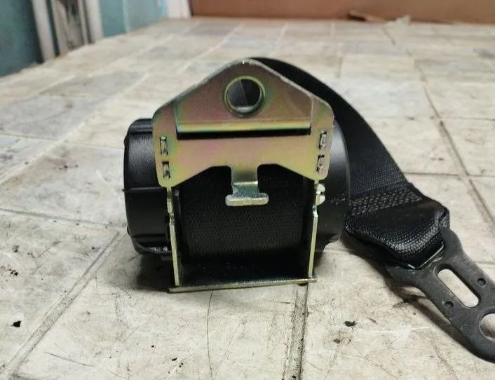 BMW 1 Series E81/E82/E87/E88 (2004-2013) Ľavý zadný bezpečnostný pás 607051100Z 21040562