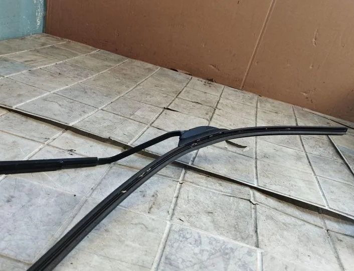 CHRYSLER Pacifica 1 generation (CS) (2003-2008) Front Wiper Arms 21057874