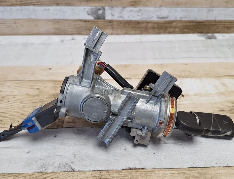 MITSUBISHI Space Wagon 3 generation (1998-2004) Замок зажигания 337860,MR587312,X1T14073M 30429412