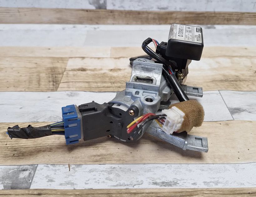 MITSUBISHI Space Wagon 3 generation (1998-2004) Замок зажигания 337860,MR587312,X1T14073M 30429412