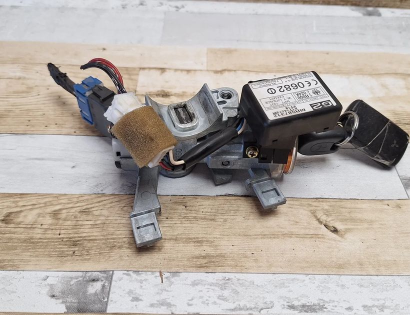 MITSUBISHI Space Wagon 3 generation (1998-2004) Замок зажигания 337860,MR587312,X1T14073M 30429412