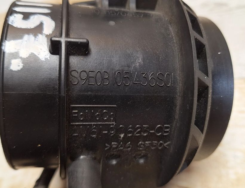 VOLVO V40 2 generation (2012-2020) Mass Air Flow Sensor MAF AV619C623CB 32000805