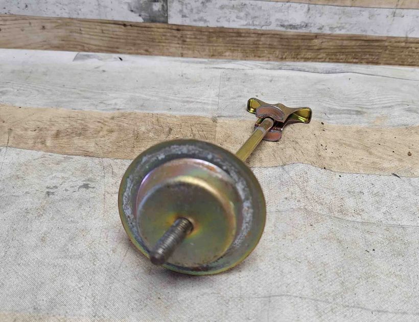 TOYOTA Corolla Verso 1 generation (2001-2009) Кронштейн крепления запасного колеса 32408098