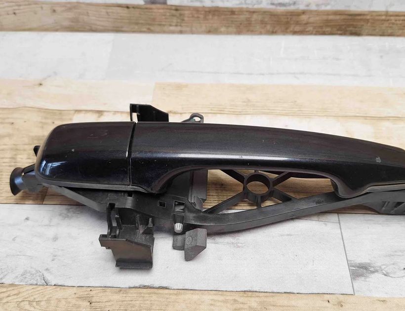 VOLVO V50 1 generation (2003-2012) Rukoväť zatvárania pravých predných dverí 30663673,30784202,30784203 32739754