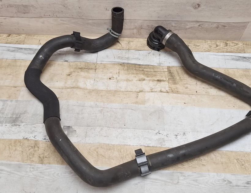 VOLVO V40 2 generation (2012-2020) Hadice 33086037