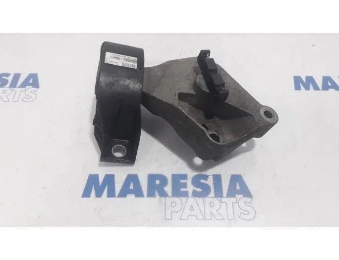 RENAULT Clio 4 generation (2012-2020) Right Side Engine Mount 113752043R,112844547R 26968753