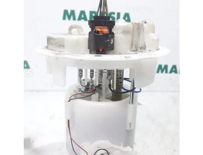 PEUGEOT 208 Peugeot 208 (2012-2015) Топливный насос 9674466680,96744666800 26972300