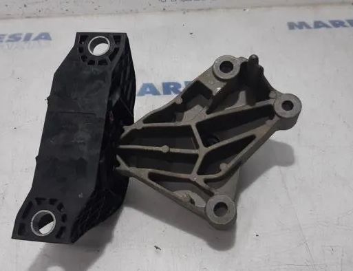 RENAULT Clio 4 generation (2012-2020) Left Side Engine Bracket 112844547R,113758313R,113752043R 26974904