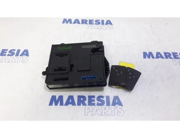 RENAULT Megane 3 generation (2008-2020) Central locking control unit 284B13640R,A2C53284891 26976352
