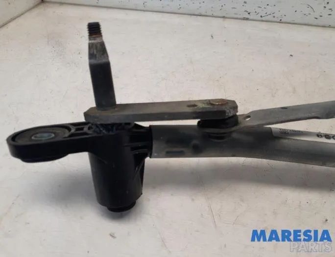 ALFA ROMEO Giulietta 940 (2010-2020) Трапеции стеклоочистителей 50509396,3397021178 27292100