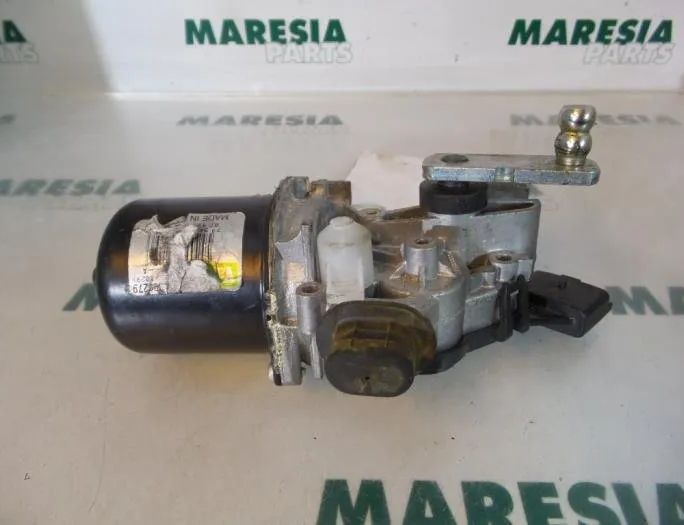 RENAULT Megane 3 generation (2008-2020) Моторчик передних стеклоочистителей 288100941R 27342738