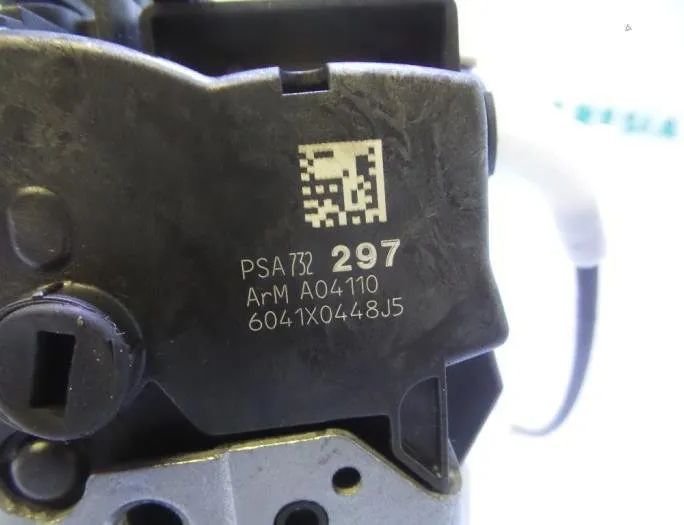 PEUGEOT 3008 1 generation (2010-2016) Другие кузовные детали PSA732297,9137V5,980023780 27656206