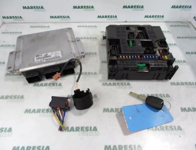 PEUGEOT 307 1 generation (2001-2008) Engine Control Unit ECU 9646850580,0281011081,9647472780,1940CX,1938LV,6580G3 27740406