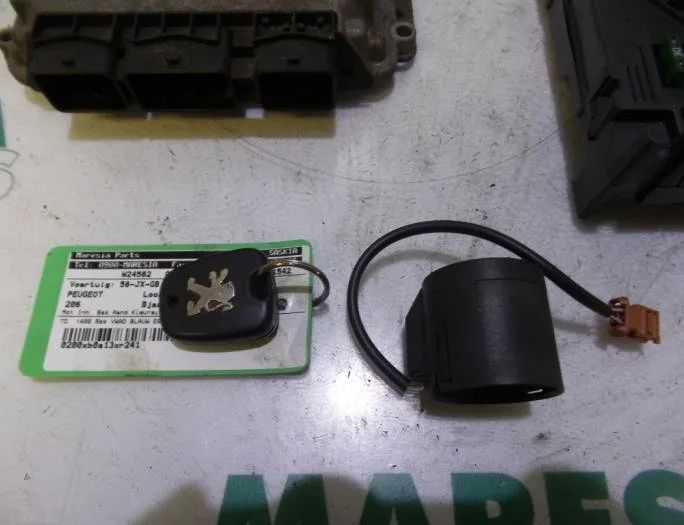 PEUGEOT 206 1 generation (1998-2009) Engine Control Unit ECU 1942F7,0281010707,193940,9647158380,9647785780,1942F8,6580HA 27750224